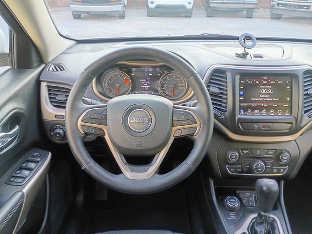 Used 2018 Jeep Cherokee Limited image 29