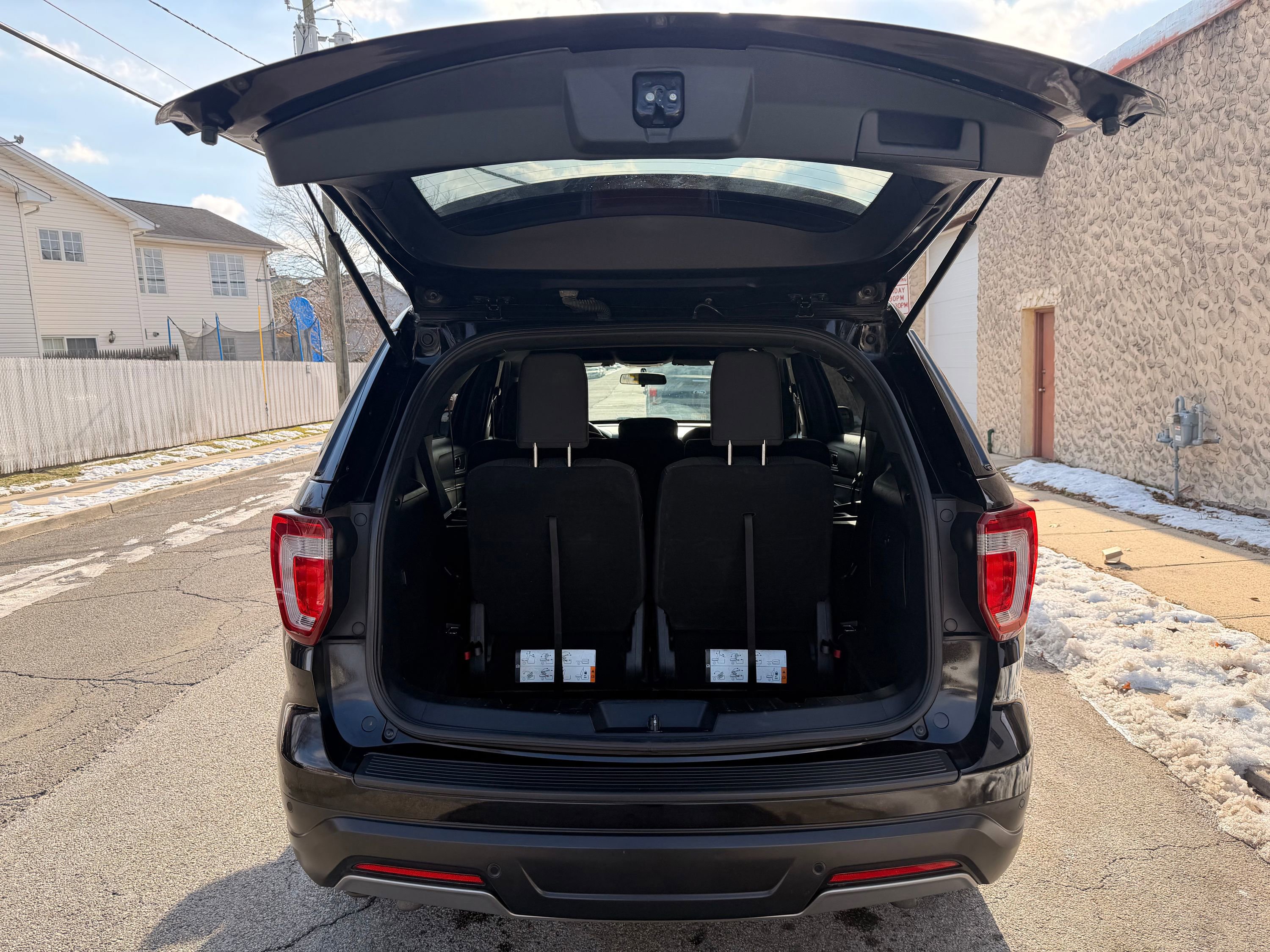 Used 2019 Ford Explorer XLT image 12