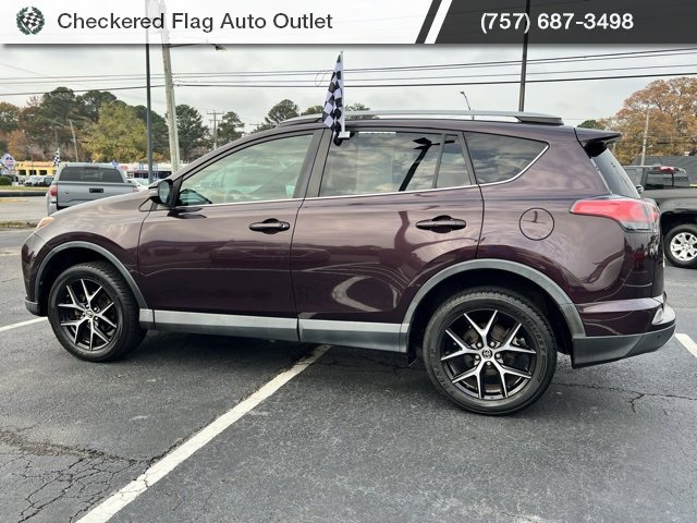 Used 2017 Toyota RAV4 SE image 4