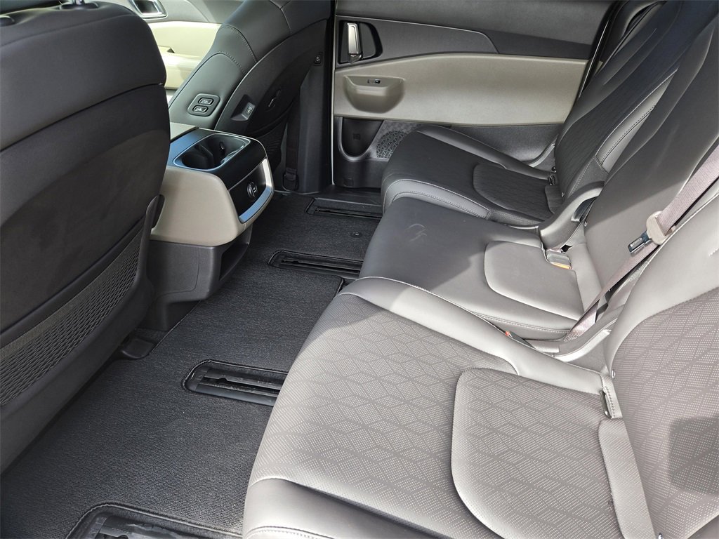 New 2026 Kia Carnival EX image 19