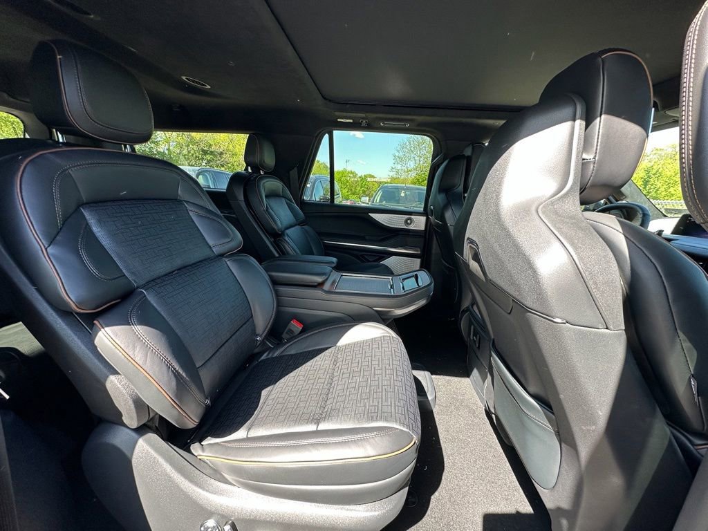 New 2026 Lincoln Navigator L Black Label AWD/4WD image 25