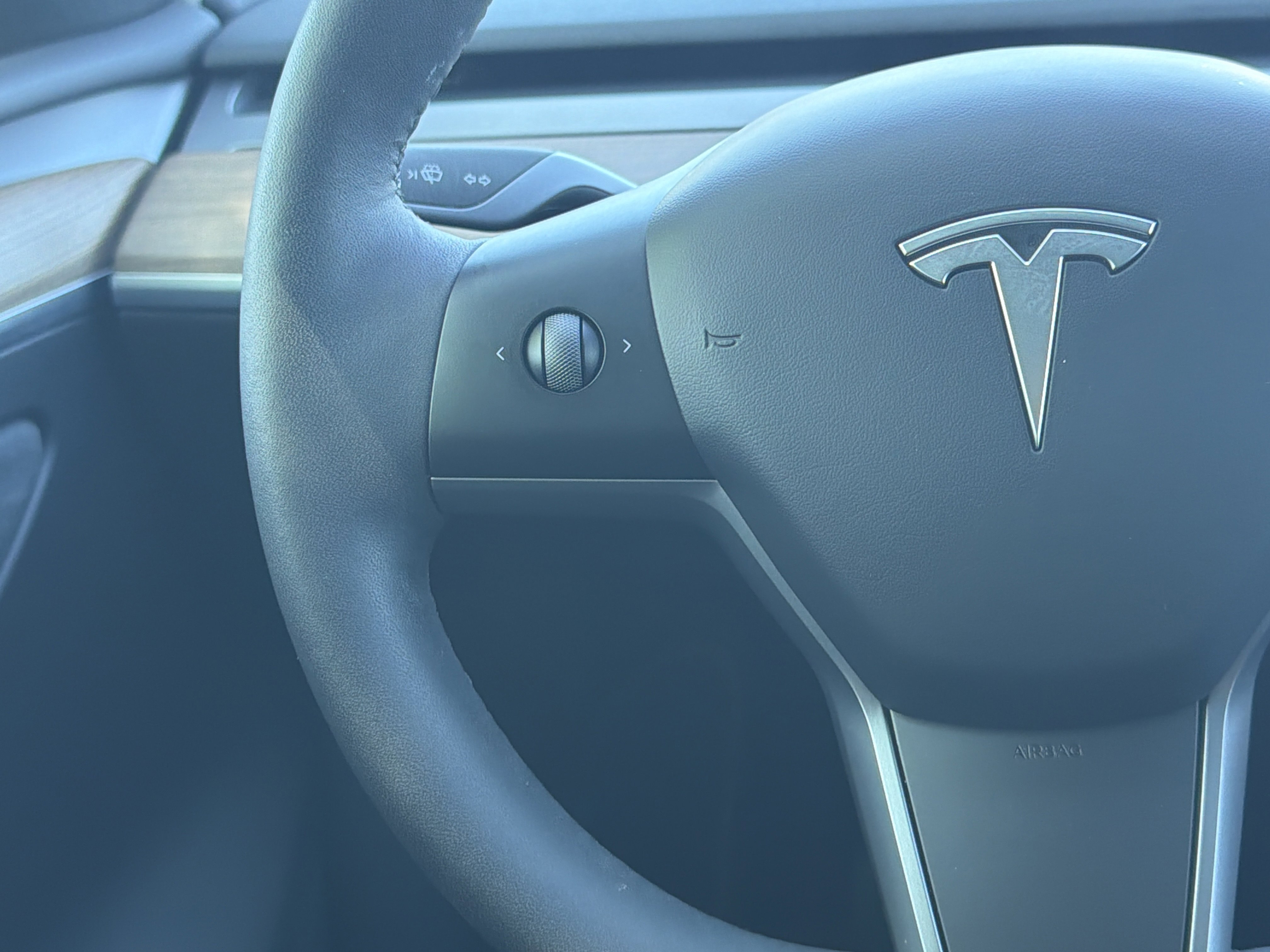 Used 2023 Tesla Model Y Long Range AWD/4WD image 18