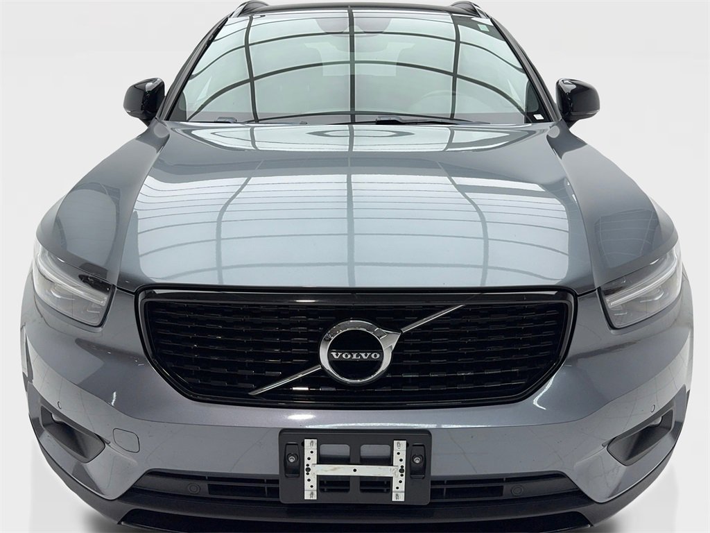 Used 2019 Volvo XC40 T5 R-Design image 4