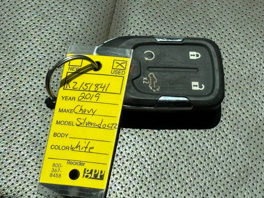 Used 2019 Chevrolet Silverado 1500 LTZ w/ LTZ Convenience Package AWD/4WD image 11