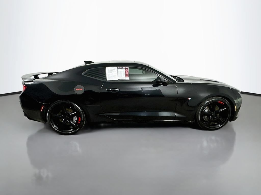 Used 2018 Chevrolet Camaro SS RWD image 7