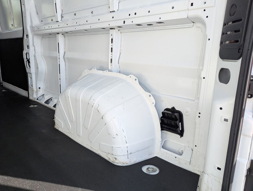 Used 2025 RAM ProMaster 2500 w/ Convenience Group image 27