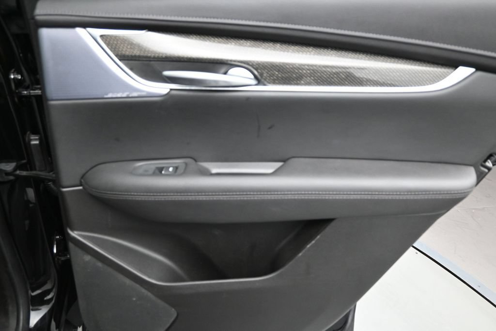 Used 2026 Cadillac XT5 Sportv w/ LPO, Floor Liner Package AWD/4WD image 30