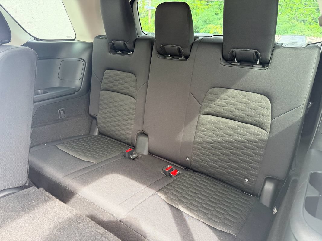 Used 2023 Nissan Pathfinder S AWD/4WD image 15