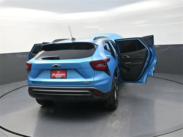 Used 2025 Chevrolet Trax RS w/ Sunroof Package image 43