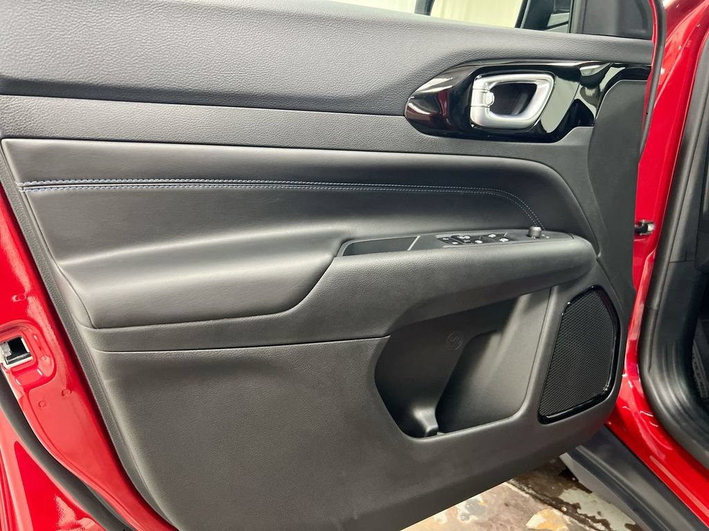 New 2026 Jeep Compass Latitude AWD/4WD image 19