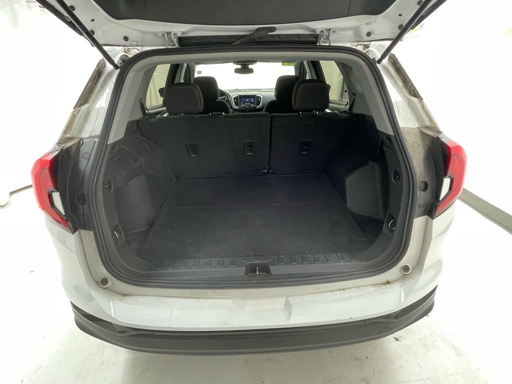 Used 2021 GMC Terrain SLE w/ Elevation Edition image 7