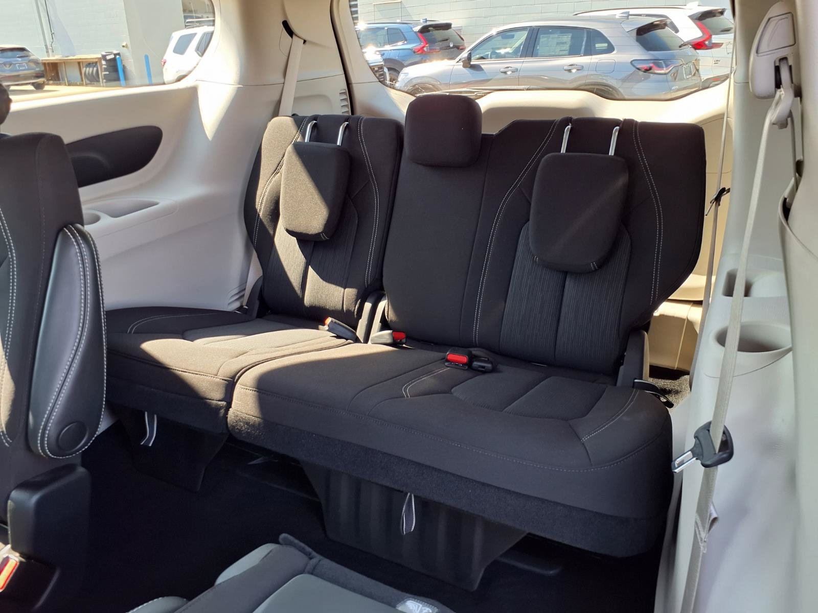 Used 2023 Chrysler Voyager LX FWD image 19