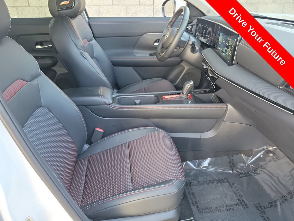 Used 2025 Nissan Kicks SR w/ SR Premium Package AWD/4WD image 18