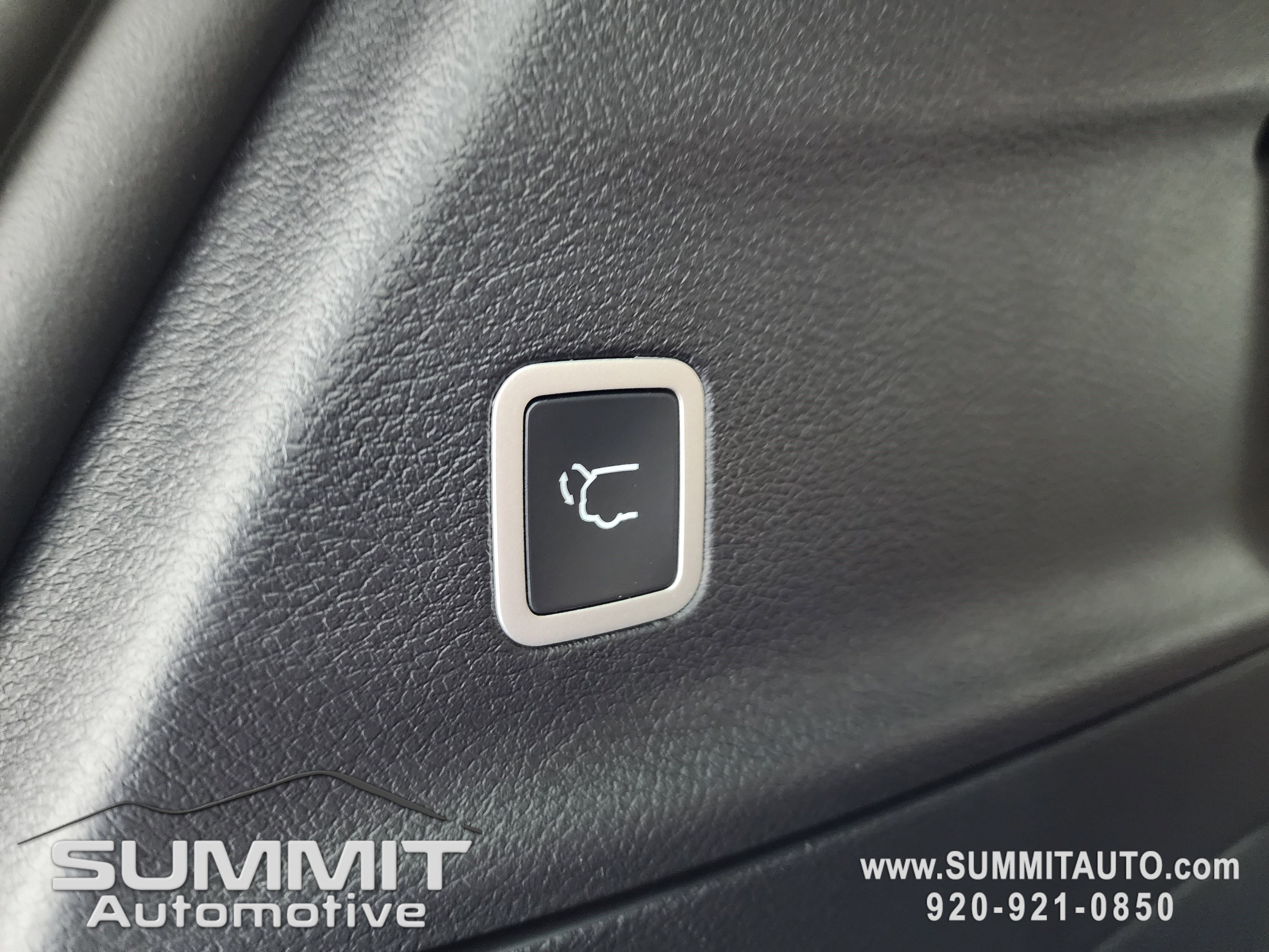 New 2026 Chrysler Pacifica Pinnacle w/ Trailer Tow Group image 32