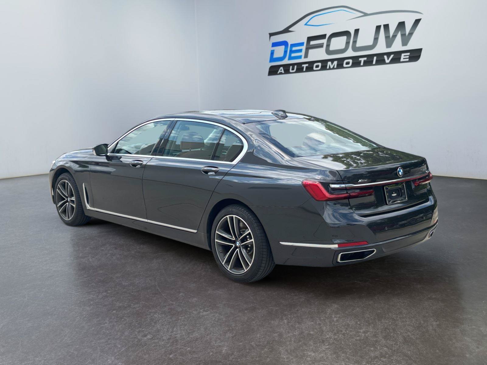 Used 2022 BMW 750Li xDrive AWD/4WD image 5