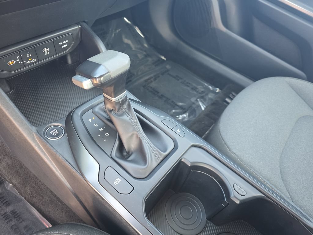 Used 2025 Kia K4 FWD image 21
