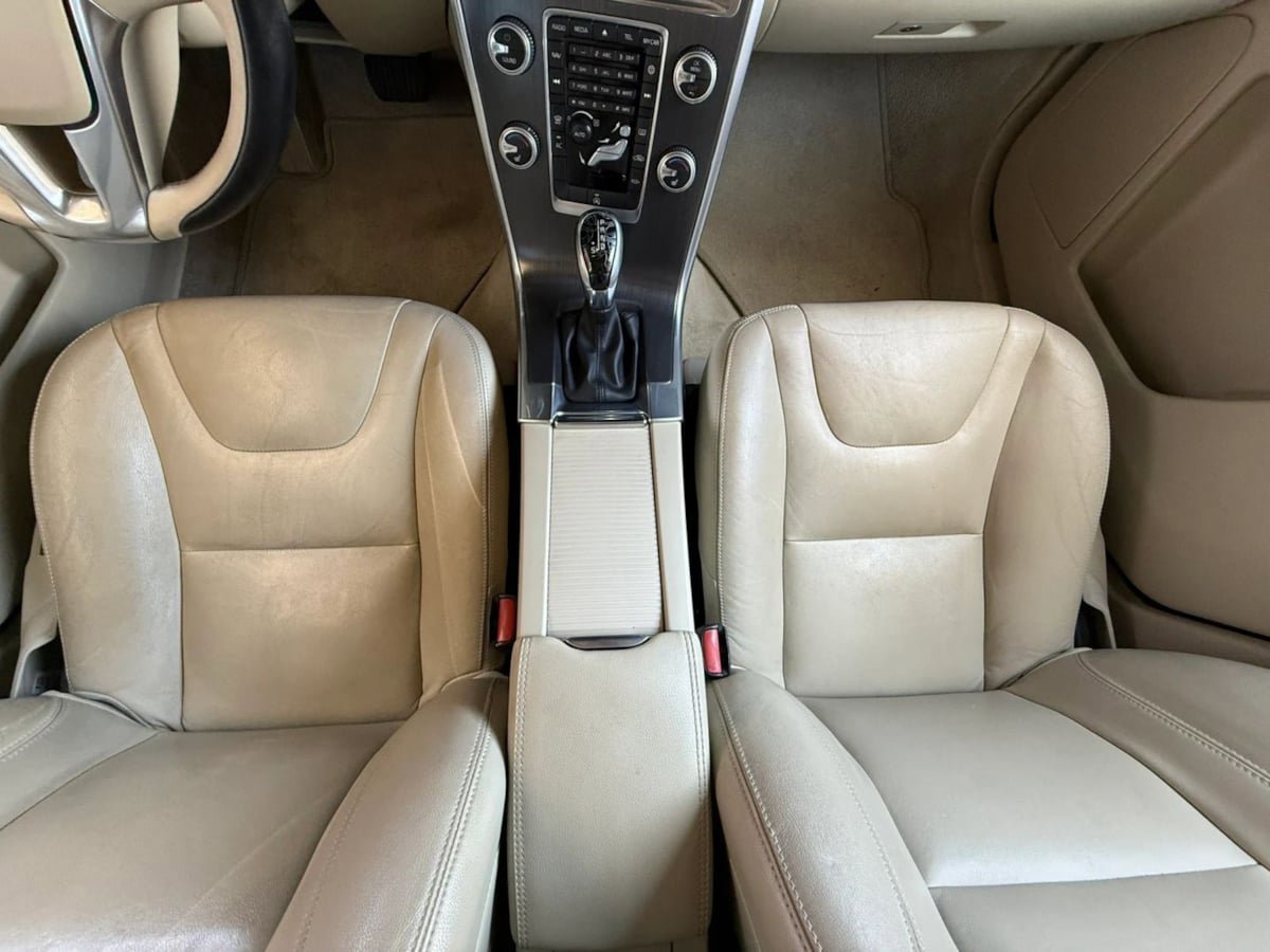 Used 2016 Volvo XC60 T5 Premier FWD image 48