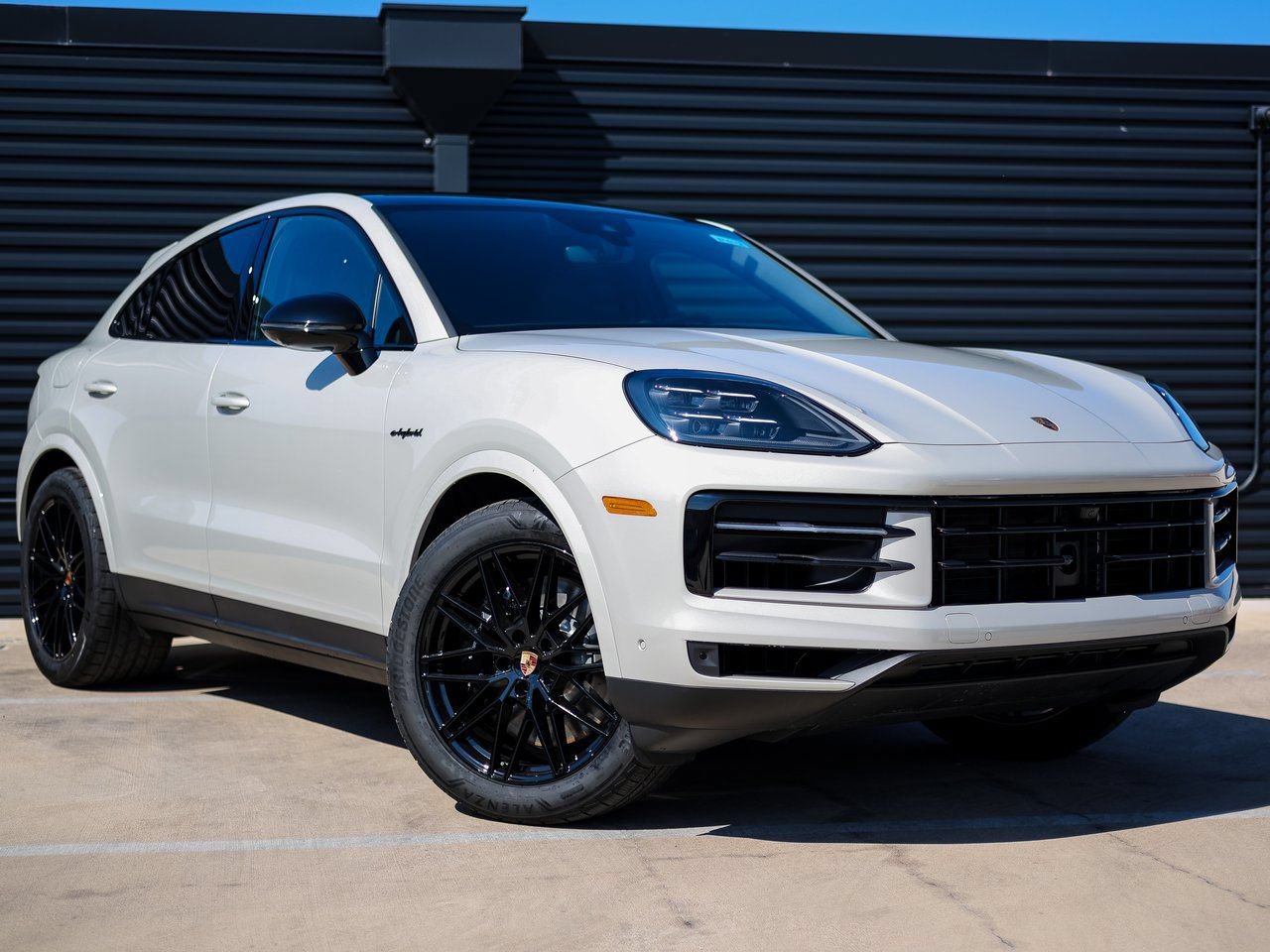 New 2026 Porsche Cayenne E-Hybrid Coupe AWD/4WD image 9