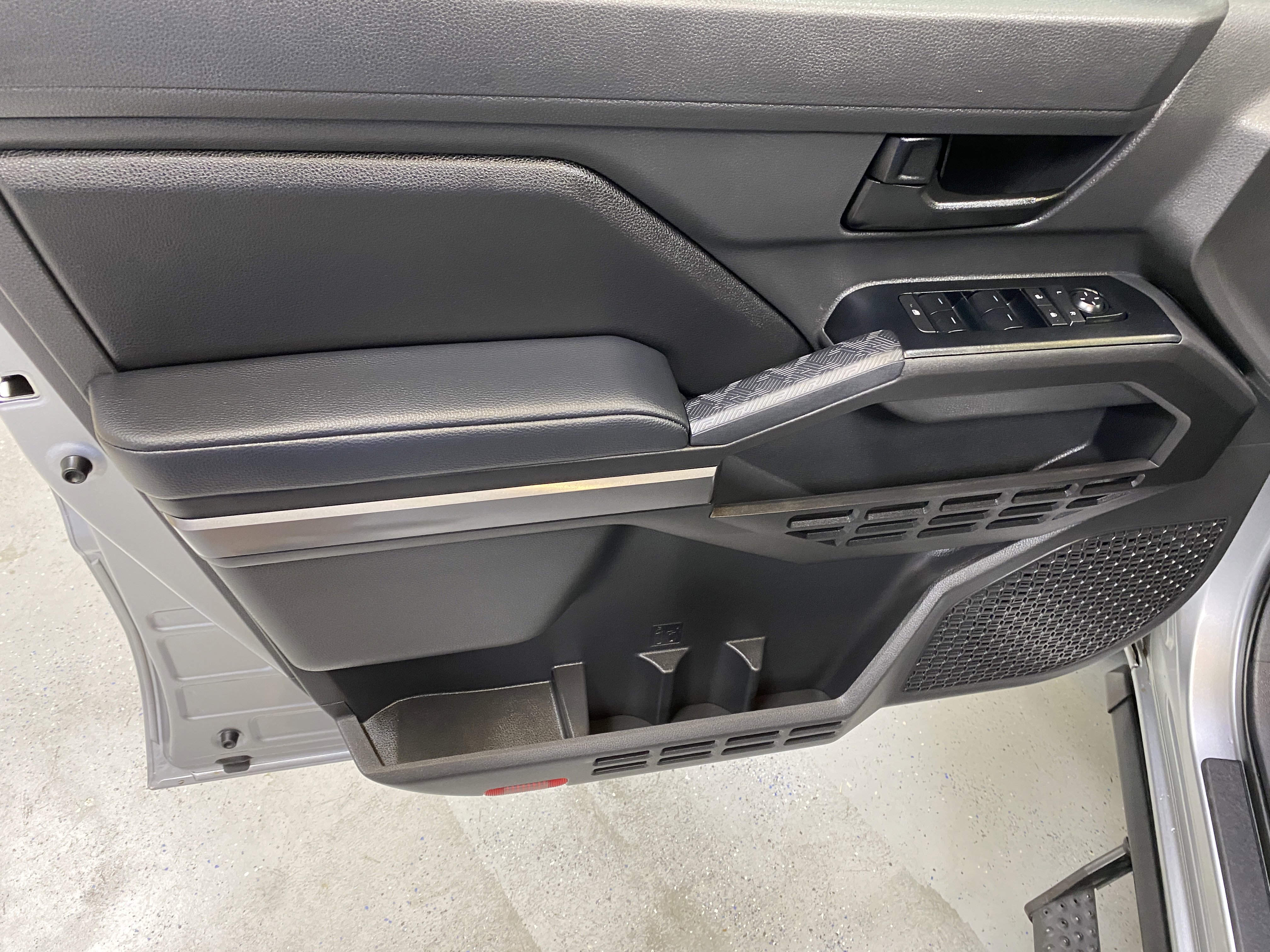 Used 2025 Toyota Tacoma SR5 image 22