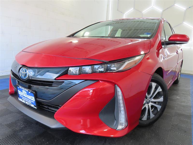Used 2021 Toyota Prius Prime XLE w/ Carpet Mat Package (TMS) image 2