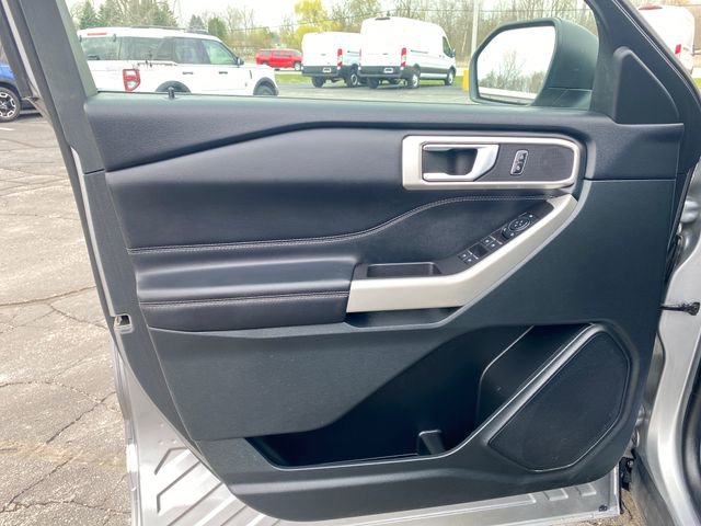 Used 2023 Ford Explorer XLT w/ Class IV Trailer Tow Package AWD/4WD image 12