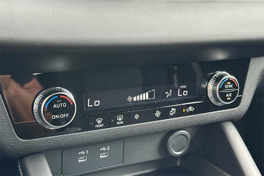 New 2025 Mitsubishi Outlander ES image 21