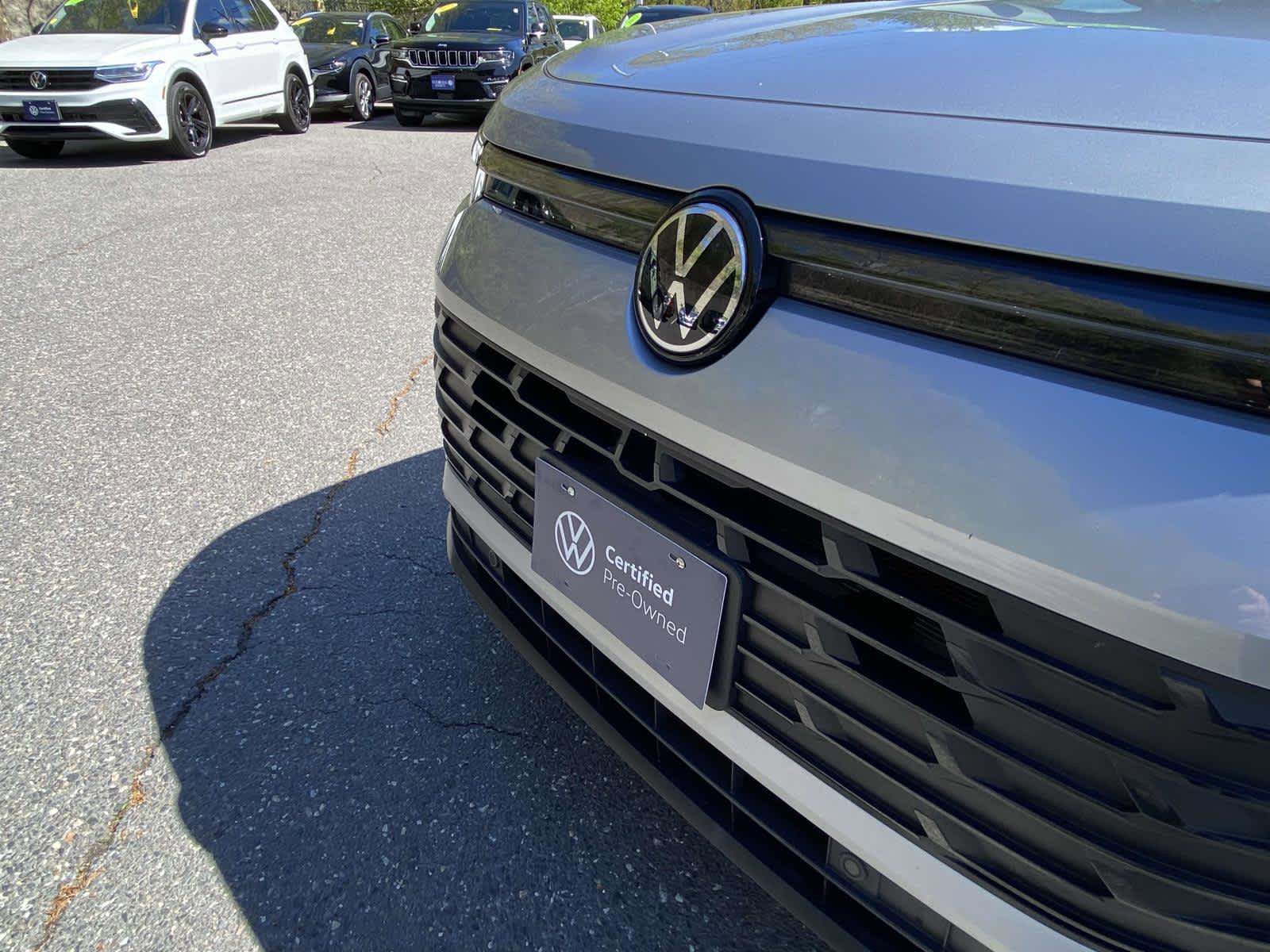 Certified 2025 Volkswagen Tiguan SE AWD/4WD image 9