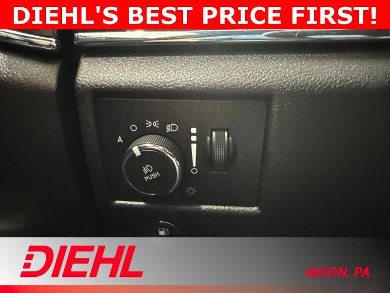 Used 2018 Jeep Grand Cherokee Trailhawk w/ Trailhawk Luxury Group AWD/4WD image 25