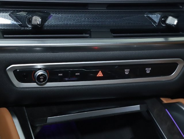 Used 2026 BMW X6 xDrive40i w/ Premium Package image 28