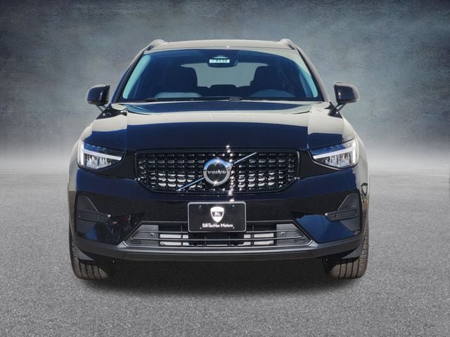 New 2026 Volvo XC40 B5 Core w/ Climate Package AWD/4WD image 2
