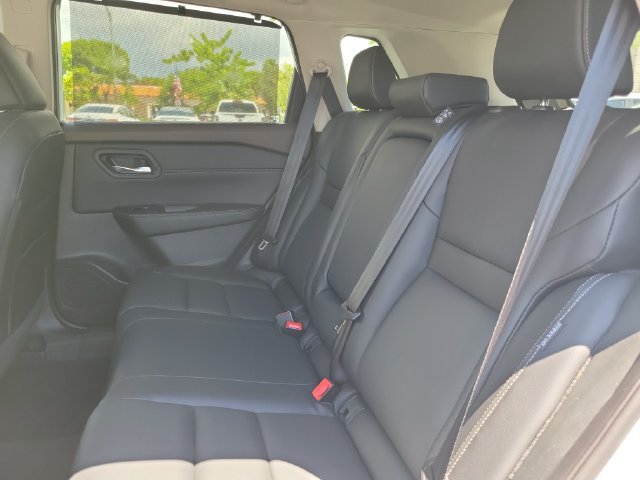 Used 2023 Nissan Rogue SL w/ SL Premium Package FWD image 13