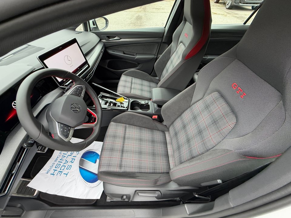 New 2026 Volkswagen Golf SE FWD image 30