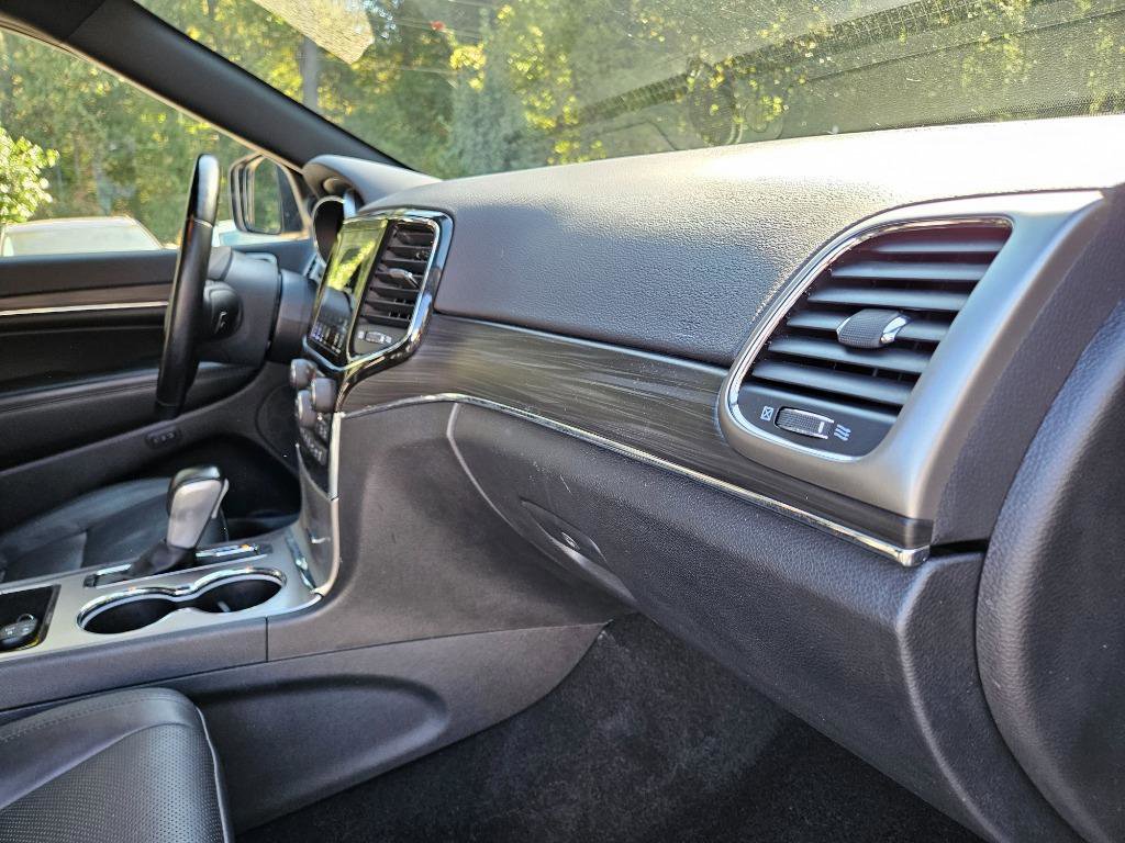 Used 2021 Jeep Grand Cherokee Limited w/ Luxury Group II image 29