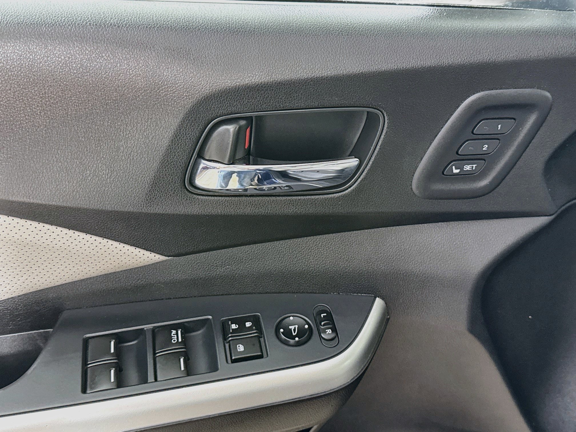 Used 2015 Honda CR-V Touring image 21