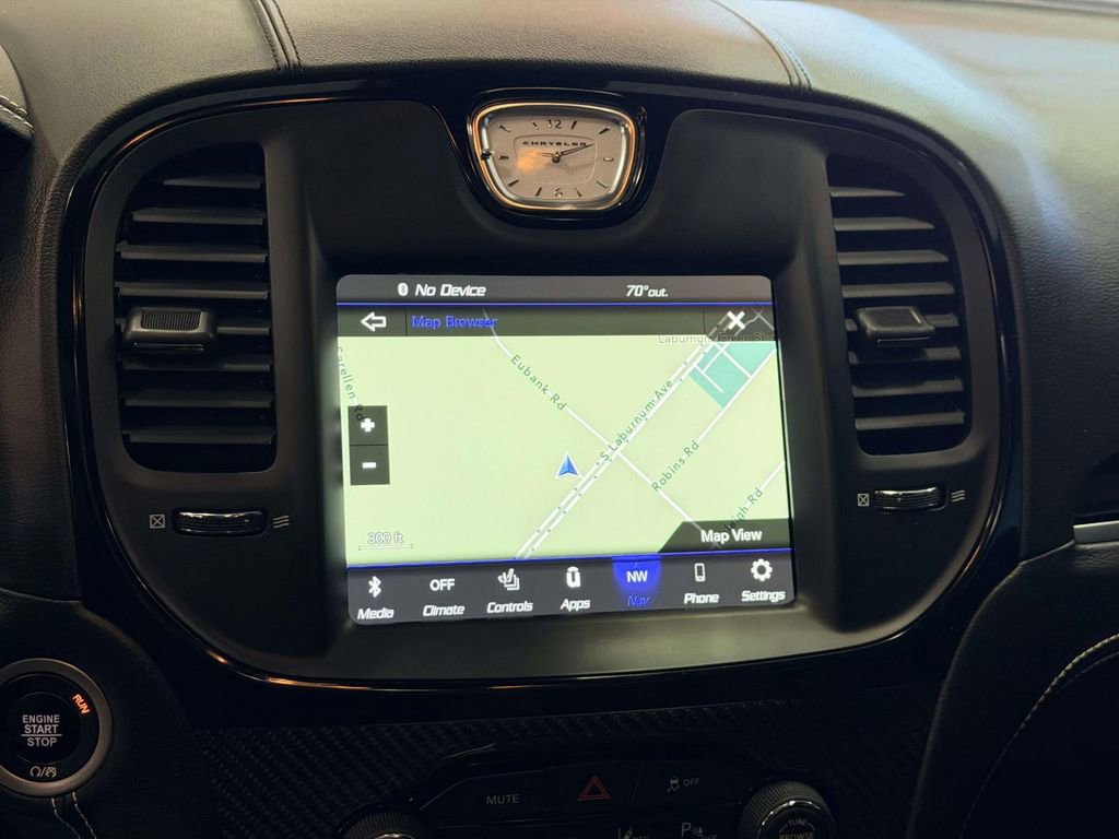 Used 2023 Chrysler 300 C image 3