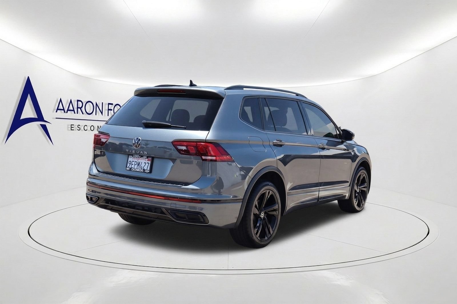 Used 2023 Volkswagen Tiguan SE R-Line FWD image 4