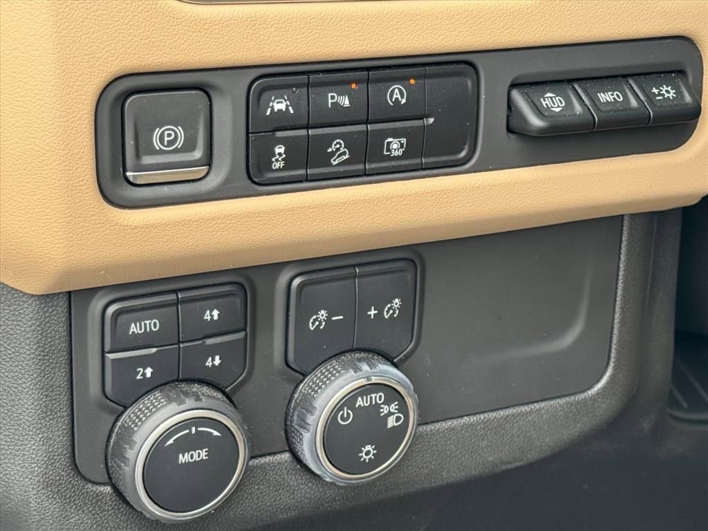 Used 2023 Chevrolet Tahoe Premier w/ Premium Package 2 AWD/4WD image 19