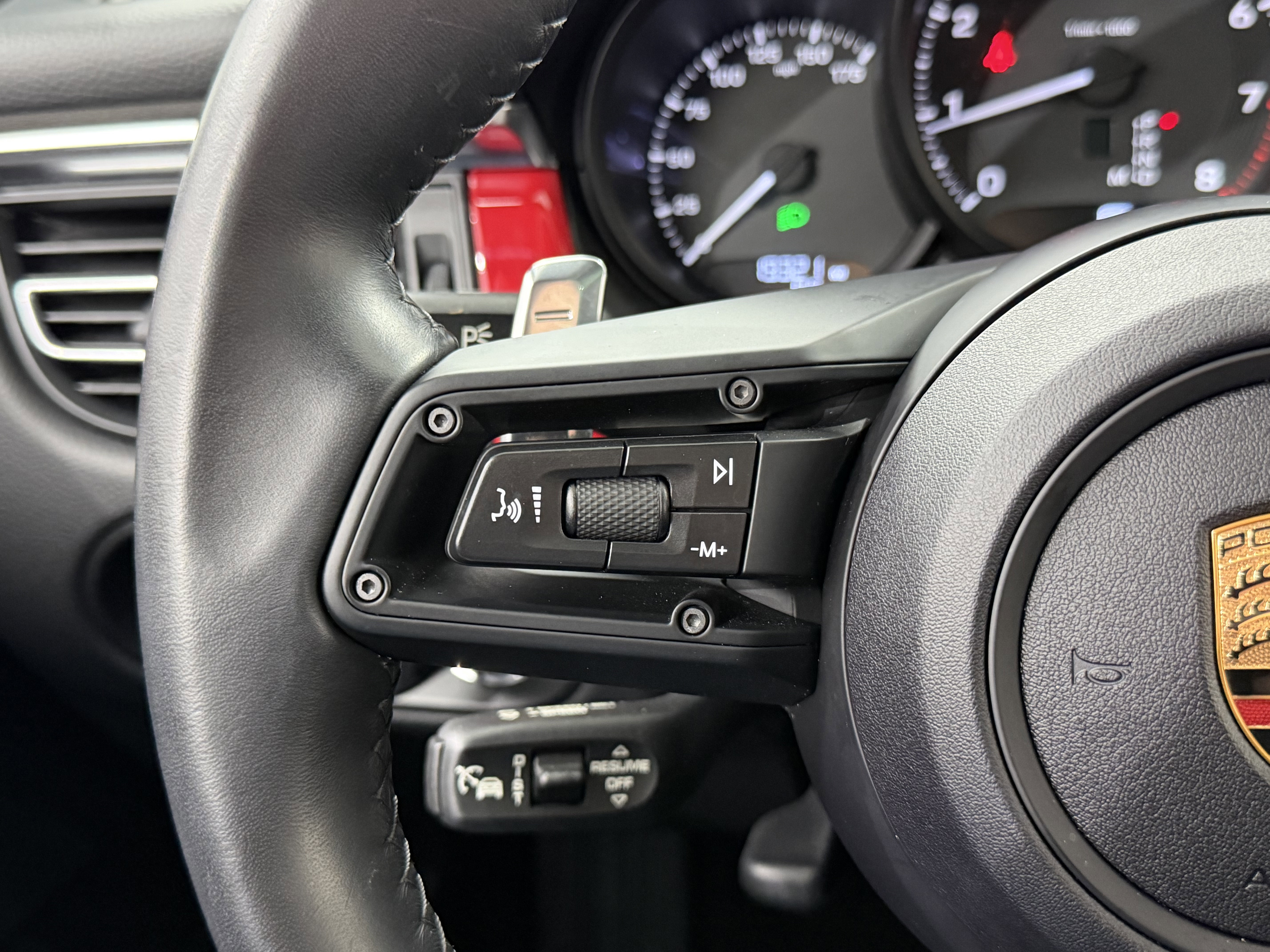 Certified 2024 Porsche Macan image 50