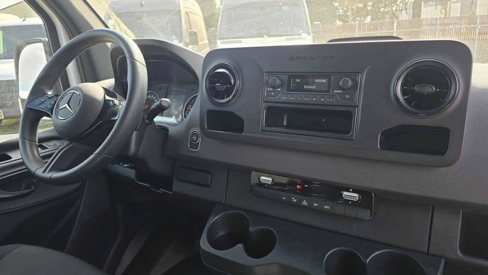 Used 2025 Mercedes-Benz Sprinter 2500 image 11