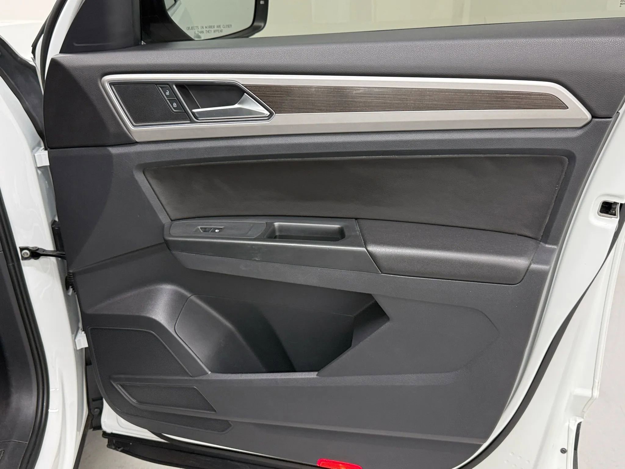 Used 2018 Volkswagen Atlas SEL image 18