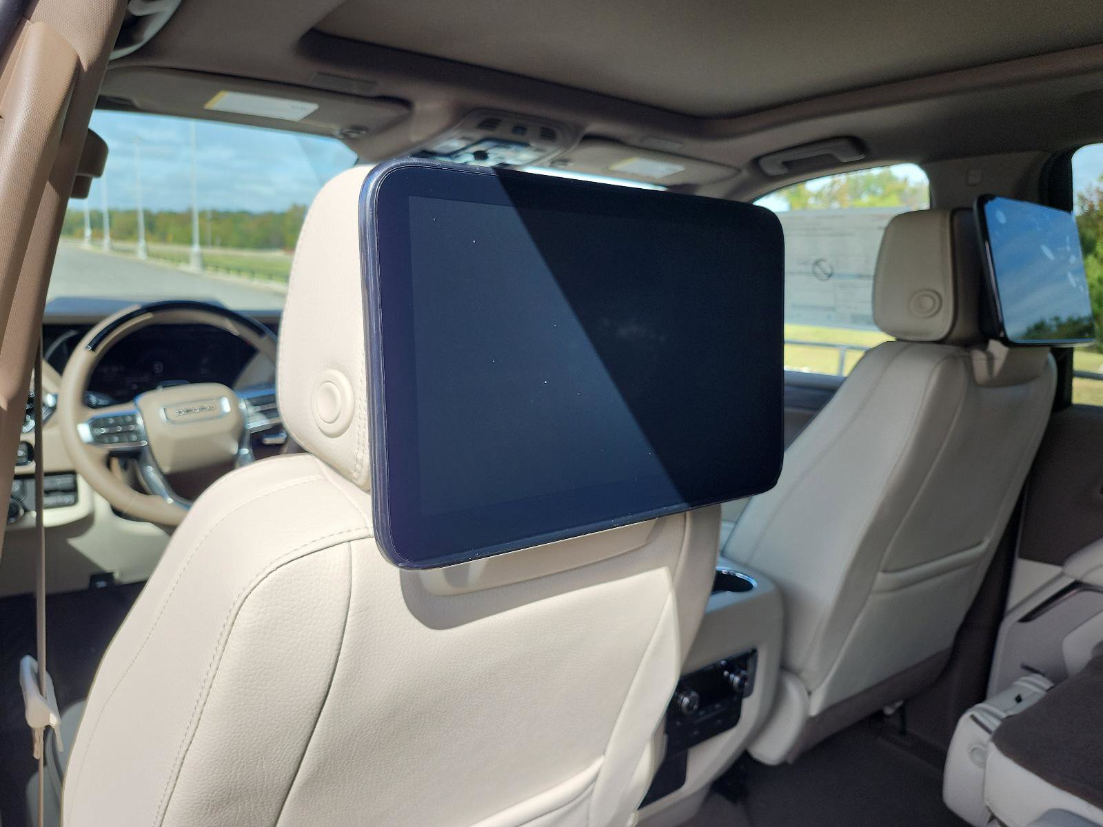 New 2026 GMC Yukon Denali image 9