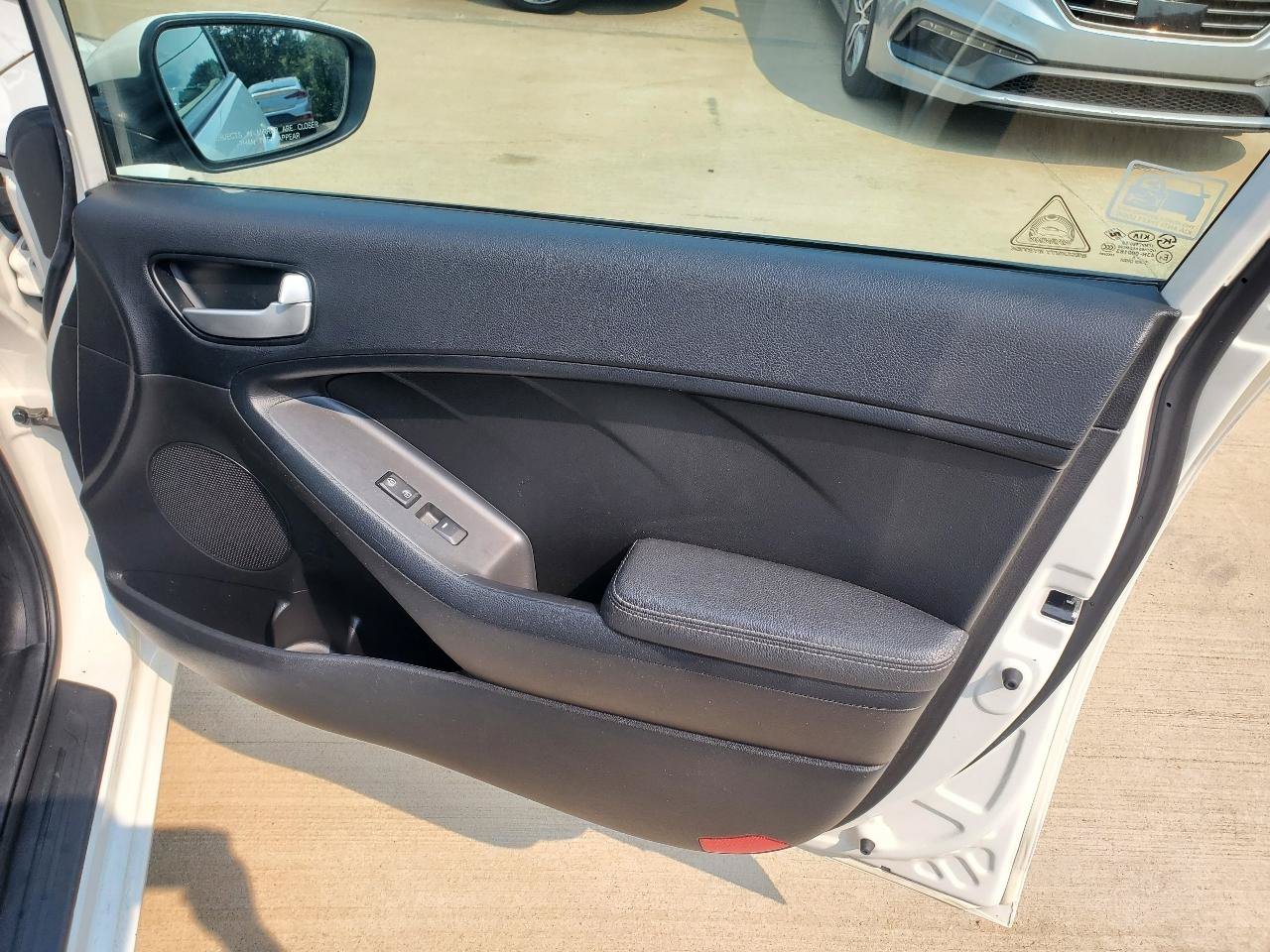 Used 2017 Kia Forte LX FWD image 6