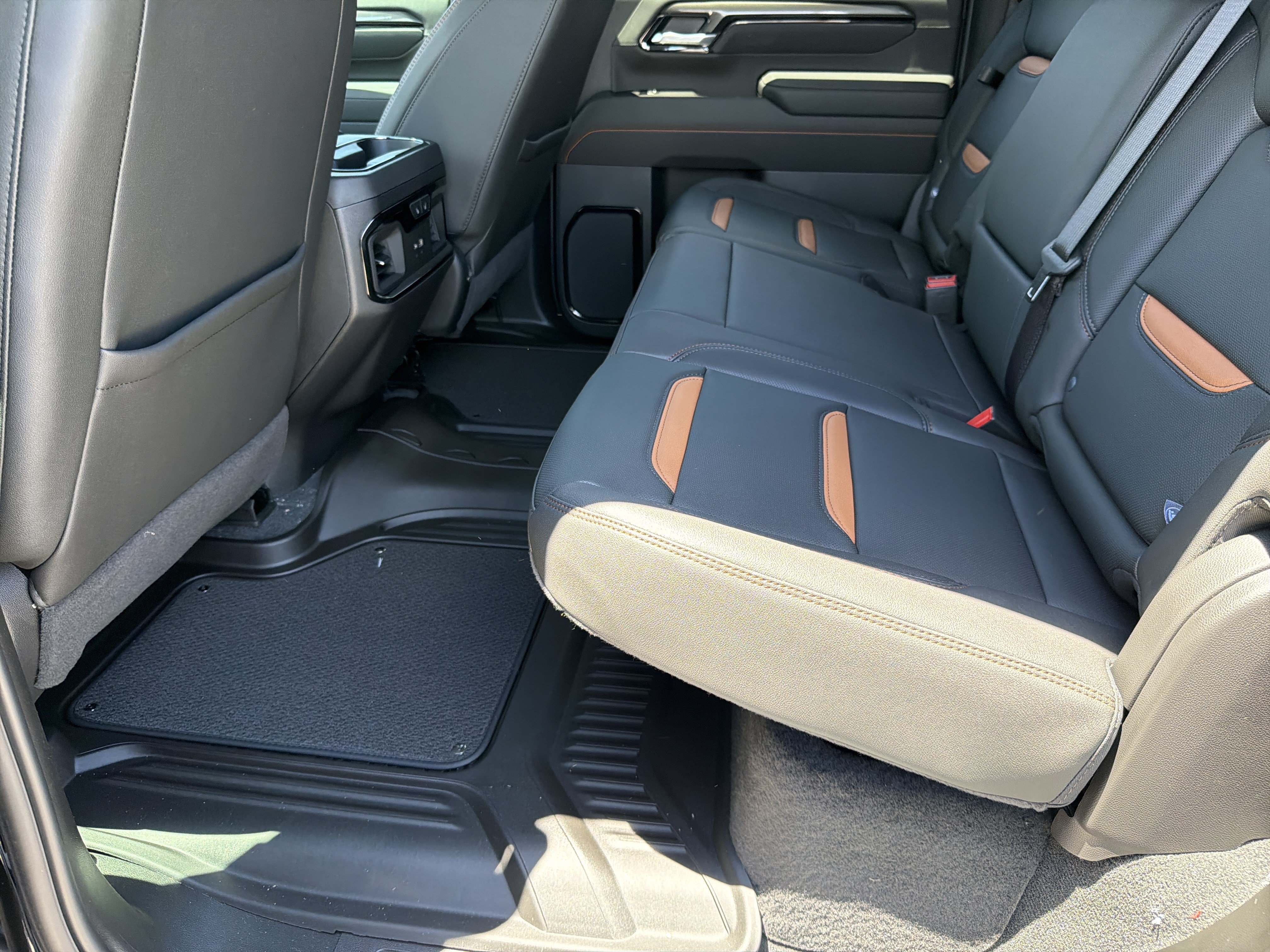 New 2026 GMC Sierra 2500 AT4 w/ AT4 Premium Plus Package AWD/4WD image 21