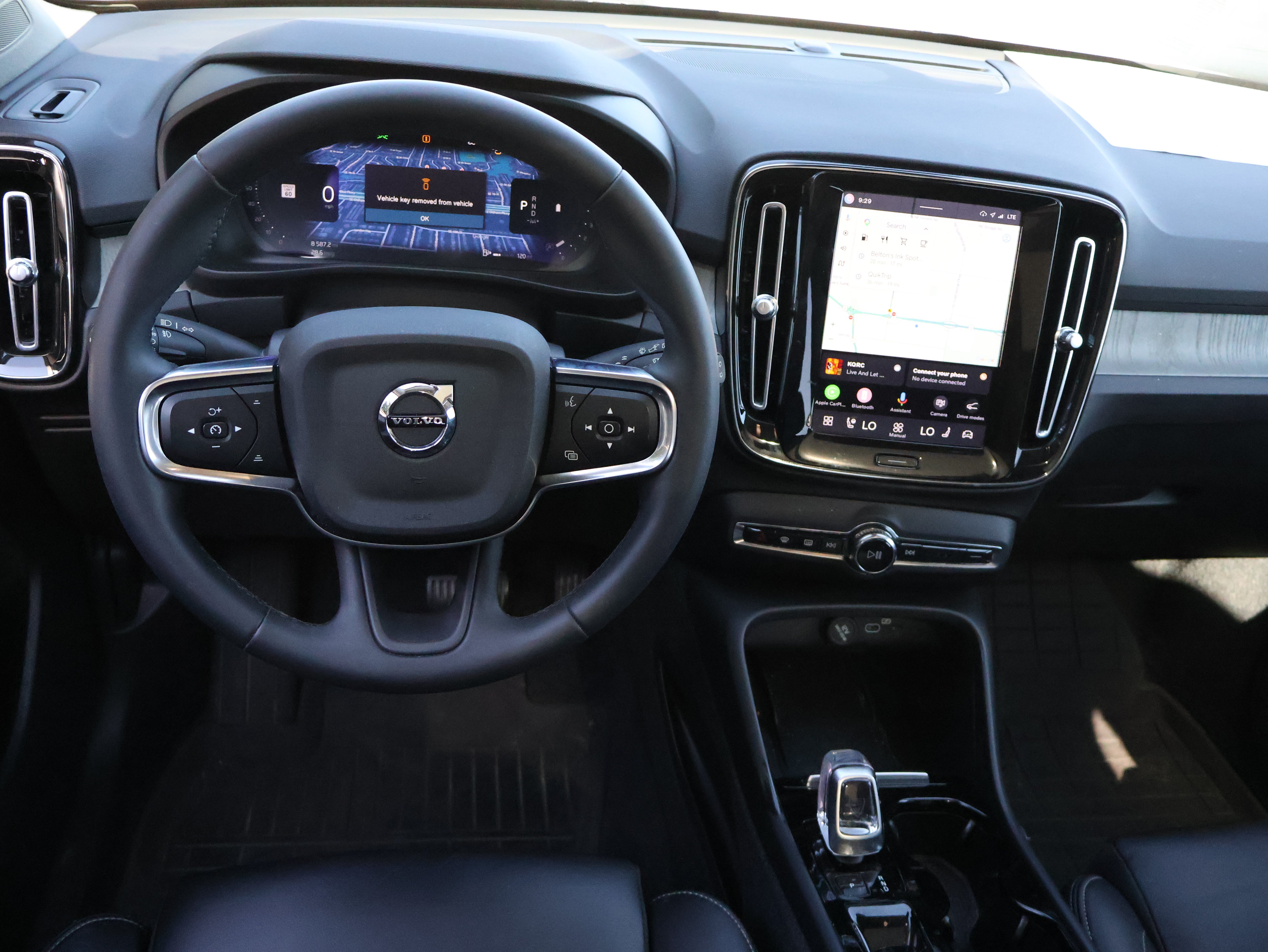 Used 2024 Volvo XC40 B5 Plus w/ Protection Package Premier AWD/4WD image 20