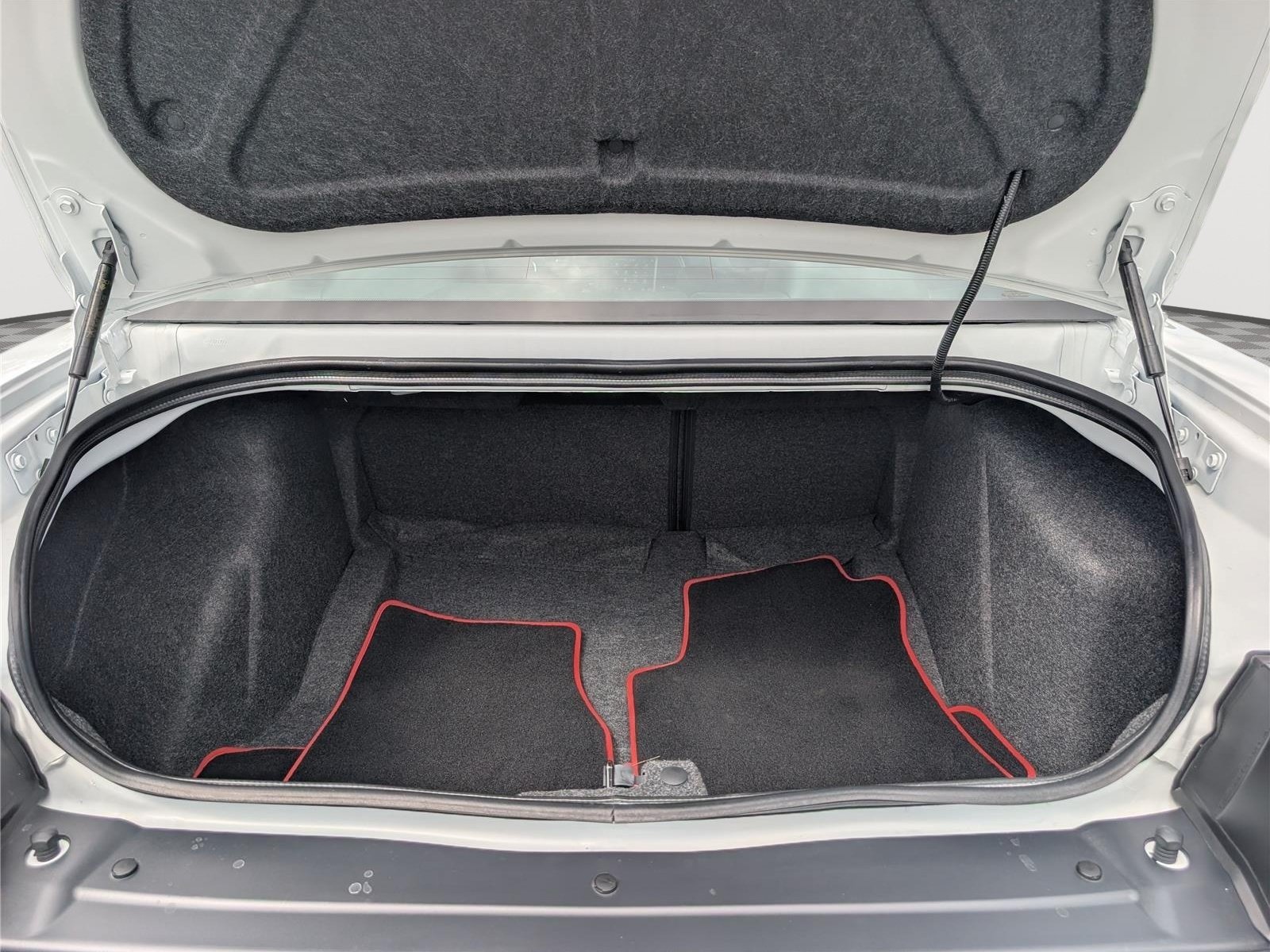 Used 2021 Dodge Challenger R/T Scat Pack RWD image 18
