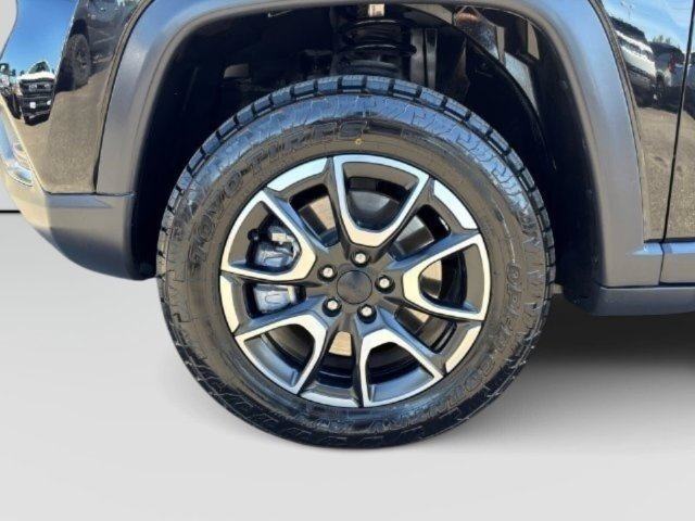 Used 2024 Jeep Compass Trailhawk AWD/4WD image 14