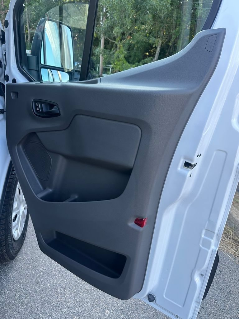 Used 2024 Ford E-Transit Low Roof RWD image 29