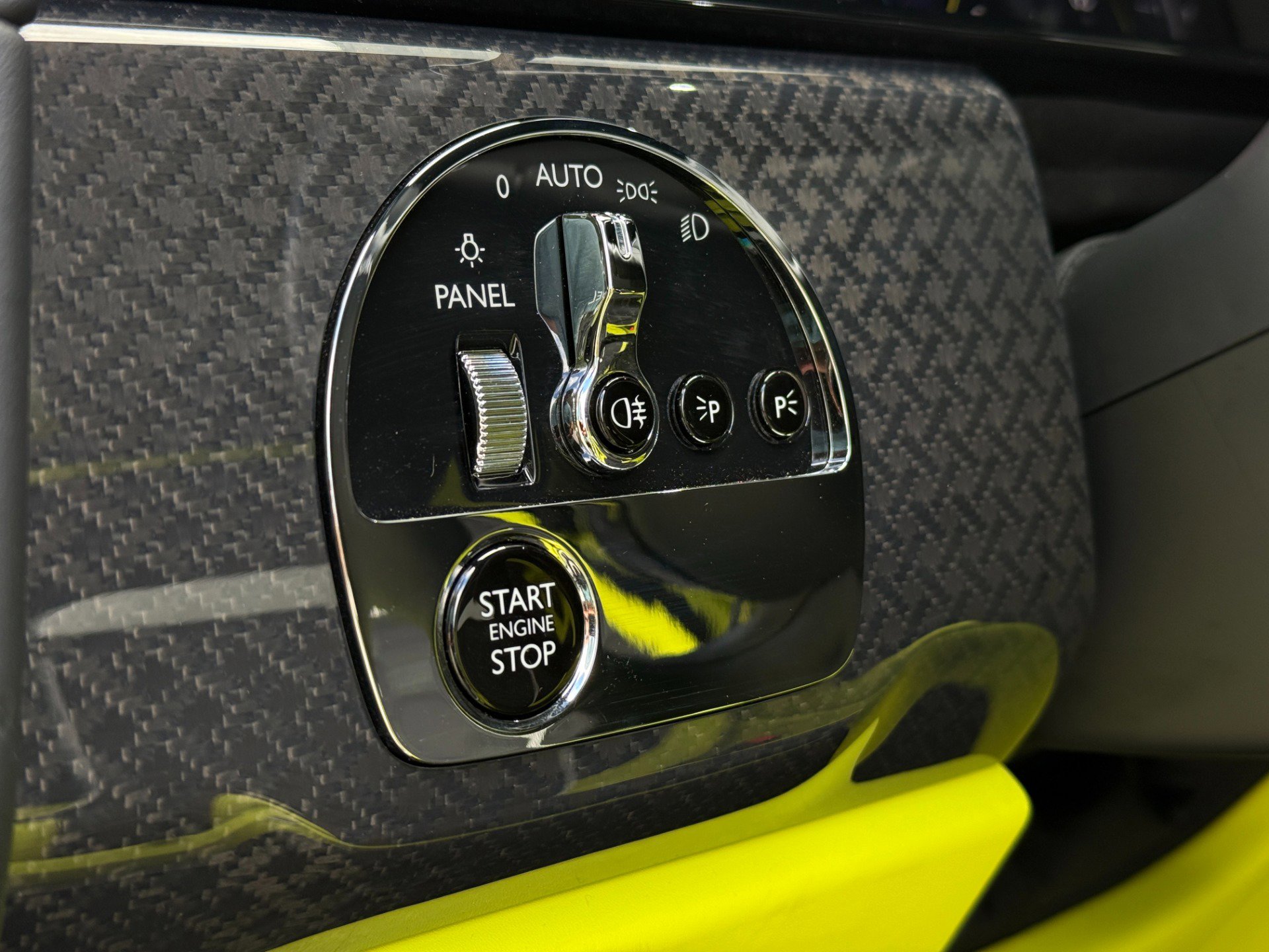 Used 2025 Rolls-Royce Cullinan Black Badge image 24