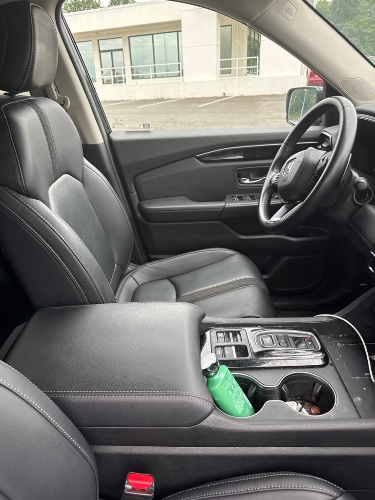 Used 2025 Honda Pilot EX-L image 9