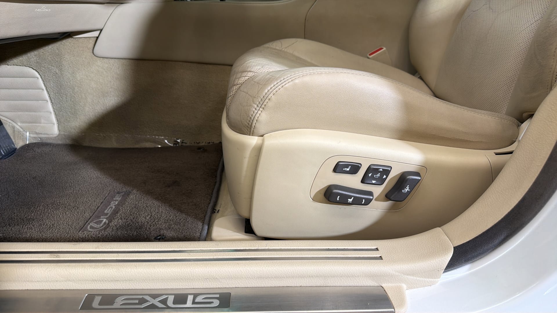 Used 2012 Lexus LS 460 w/ Luxury Value Edition RWD image 21